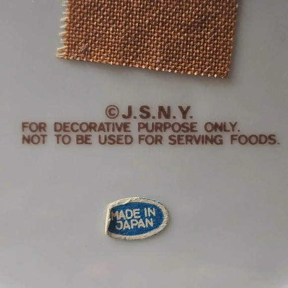 Vintage JSNY Love is the Sweetest Christmas Gift 6.25" Collector Plate Made in J - Picture 4 of 4